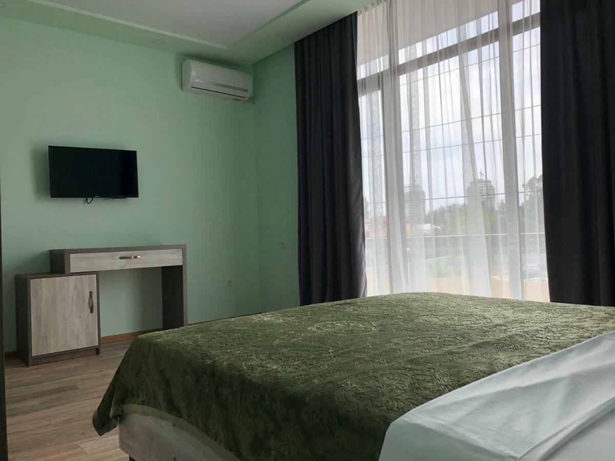 Hotel Royal Georgia Batumi Bagian luar foto