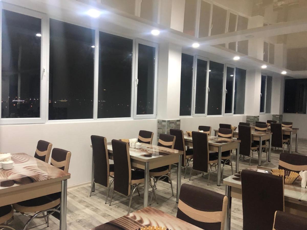 Hotel Royal Georgia Batumi Bagian luar foto